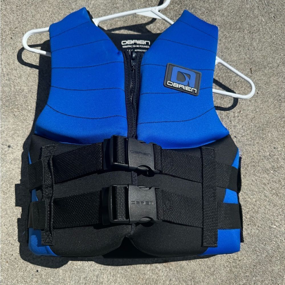 Youth life vest! O’Brien like new 50-90lbs